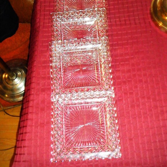 ~~~ CUT CRYSTAL Square Shaped  Set of 4 Luncheon / Salad /Dessert PLATES ~~~ - Picture 1 of 1